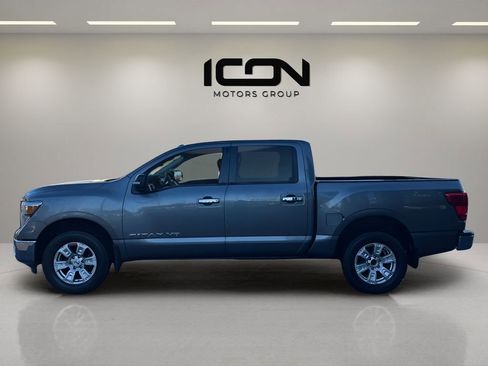 Used 2018 Nissan Titan Platinum Reserve image 4