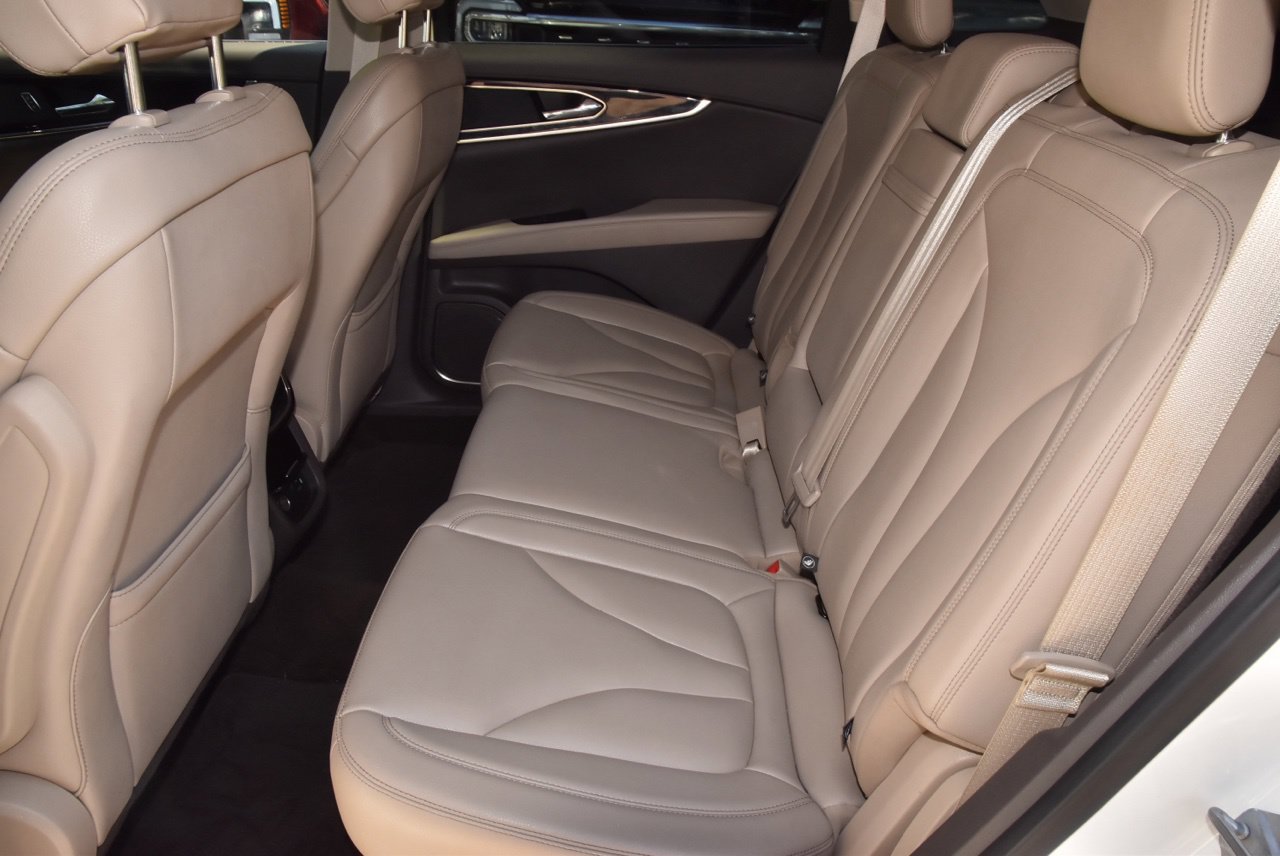 Used 2022 Lincoln Nautilus FWD w/ Premium Package image 14