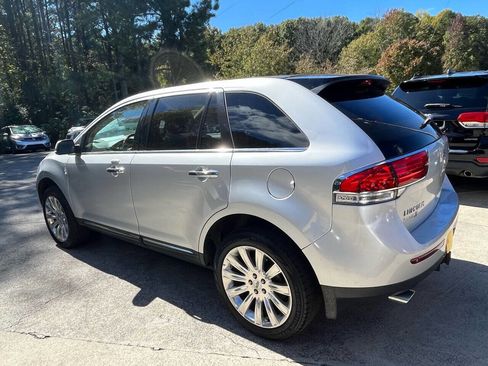 Used 2013 Lincoln MKX FWD image 6
