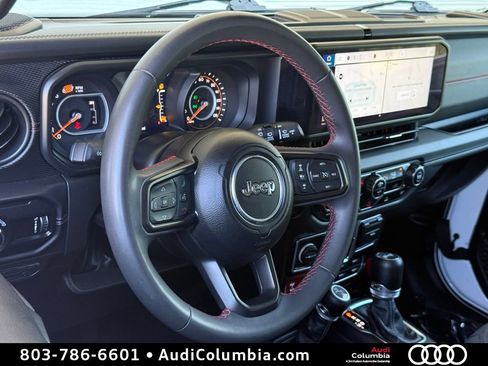 Used 2024 Jeep Wrangler Unlimited Rubicon AWD/4WD image 16