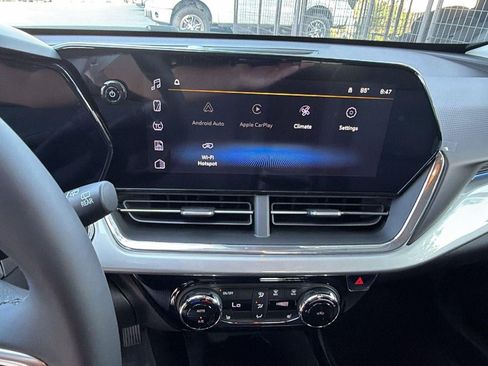 New 2026 Chevrolet Trax LT w/ Driver Confidence Package FWD image 5