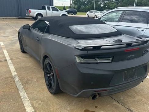 Used 2017 Chevrolet Camaro LT RWD image 3