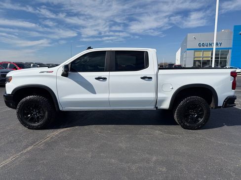 Used 2025 Chevrolet Silverado 1500 ZR2 w/ Technology Package image 2