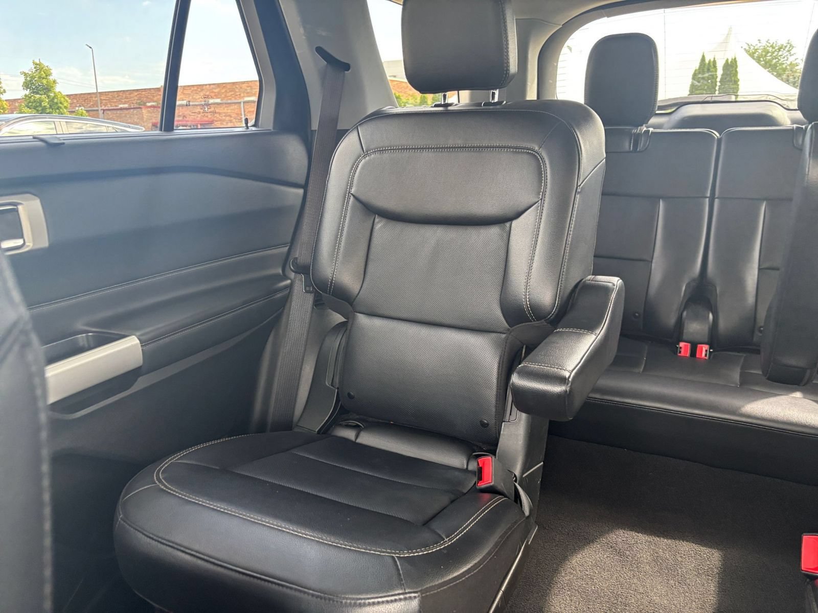 Used 2024 Ford Explorer Limited RWD image 40