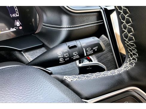 Certified 2025 Jeep Grand Cherokee Limited RWD image 20