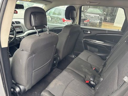 Used 2020 Dodge Journey SE FWD image 27