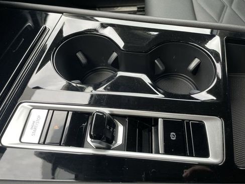 Used 2025 Volkswagen Atlas SE image 19