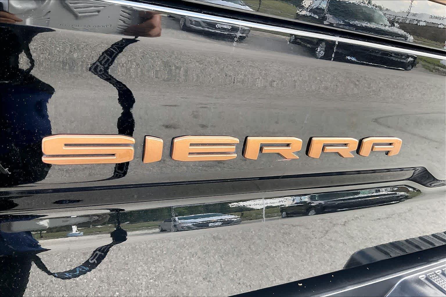 Used 2022 GMC Sierra 1500 AT4 w/ AT4 Premium Package AWD/4WD image 10