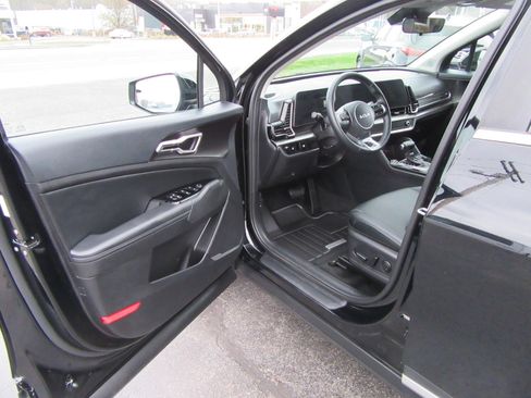 Used 2025 Kia Sportage EX image 21