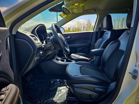 Used 2020 Jeep Compass Latitude AWD/4WD image 11