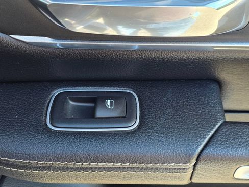 Used 2020 RAM 1500 Laramie AWD/4WD image 47