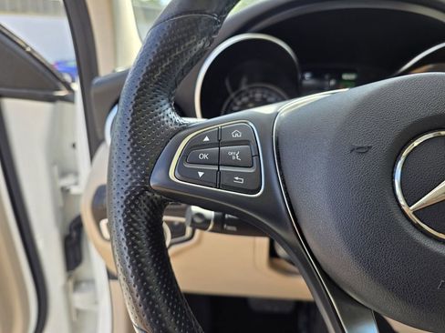 Used 2019 Mercedes-Benz GLC 350e 4MATIC w/ Premium Package image 26