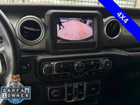 Used 2018 Jeep Wrangler Unlimited Sahara w/ Dual Top Group image 8