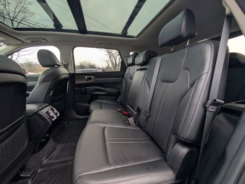 Used 2022 Kia Sorento S w/ Panoramic Sunroof Package image 35