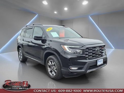 Used 2023 Honda Passport TrailSport image 1