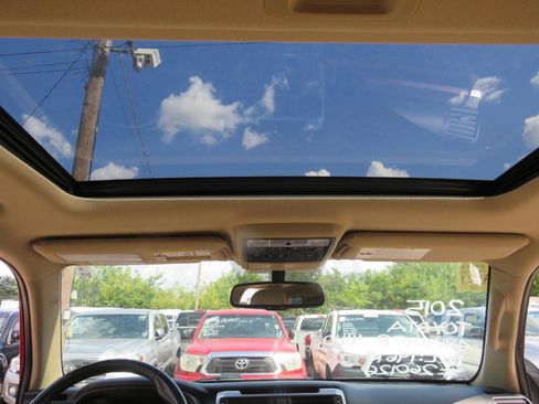 Used 2015 Toyota 4Runner Limited image 31