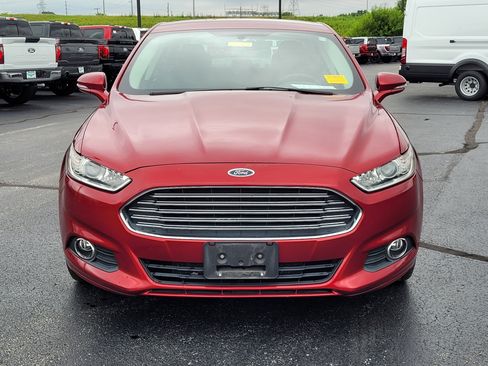 Used 2015 Ford Fusion SE w/ Equipment Group 201A FWD image 9