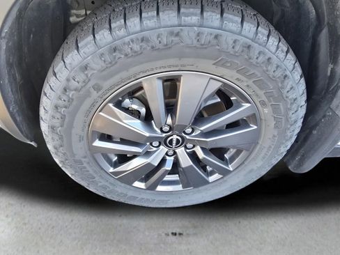 Used 2023 Nissan Pathfinder SV image 17