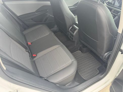 Certified 2023 Volkswagen Taos SE AWD/4WD image 29