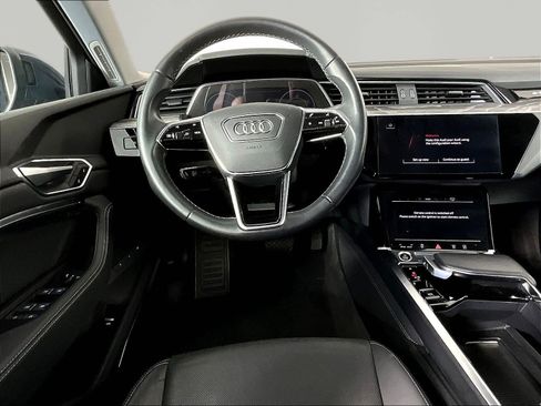 Used 2022 Audi e-tron Premium Plus w/ Premium Plus Package AWD/4WD image 8