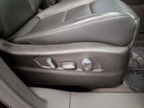 Certified 2025 Cadillac XT4 Premium Luxury FWD image 11