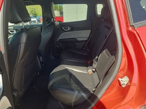 Used 2025 Jeep Compass Limited AWD/4WD image 18