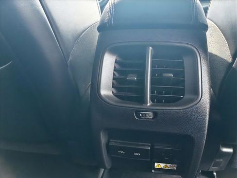 Used 2019 Jeep Cherokee Limited AWD/4WD image 19