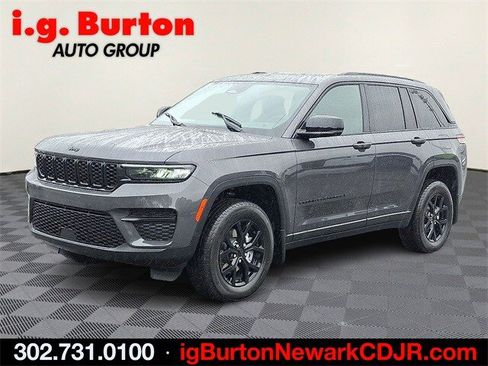 New 2025 Jeep Grand Cherokee Altitude image 2