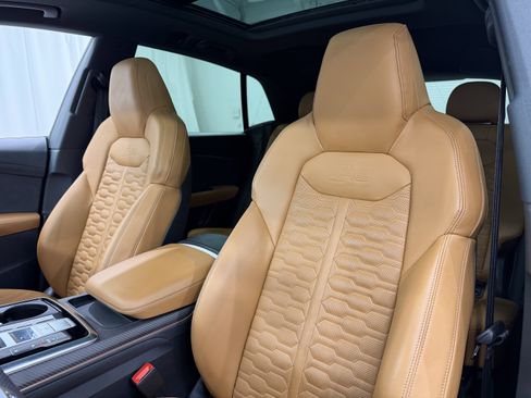 Used 2024 Audi RS Q8 4.0T image 5