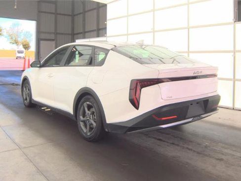 Used 2025 Kia K4 FWD image 13
