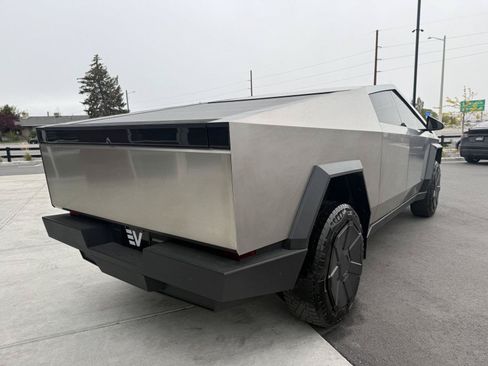 Used 2024 Tesla Cybertruck Cyberbeast AWD/4WD image 9
