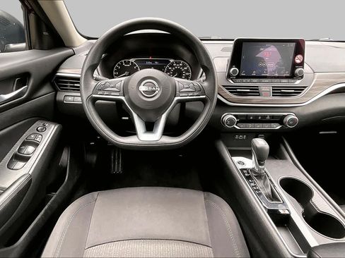 Certified 2025 Nissan Altima 2.5 SV FWD image 6