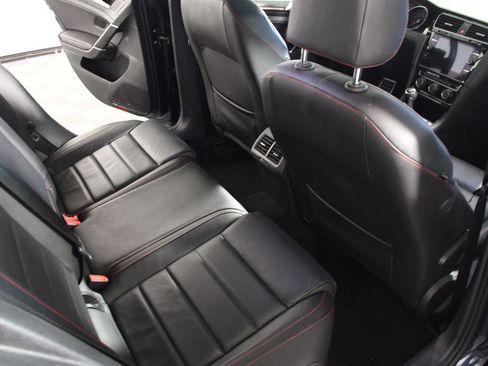 Used 2019 Volkswagen GTI SE FWD image 22