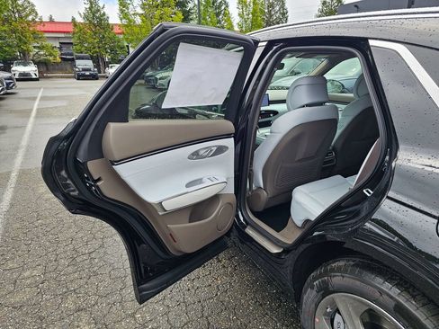 New 2026 Genesis GV70 2.5T Advanced w/ G1 Accessory Package AWD/4WD image 22