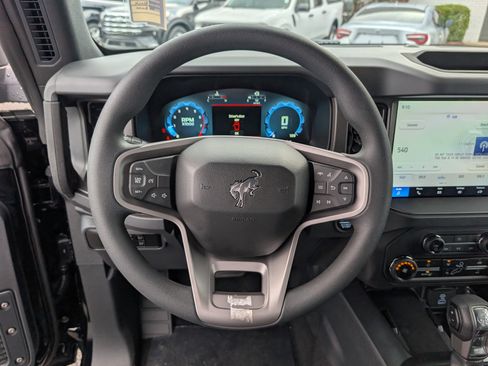 New 2025 Ford Bronco Base image 21