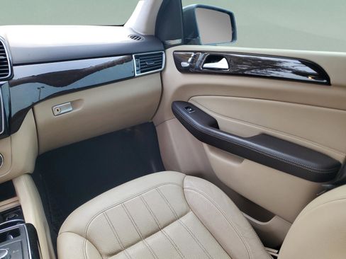 Used 2018 Mercedes-Benz GLE 350 w/ Premium 1 Package image 15