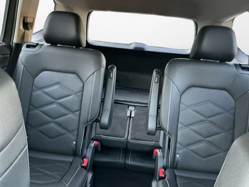 Certified 2026 Volkswagen Atlas SE w/ Panoramic Sunroof Package AWD/4WD image 15