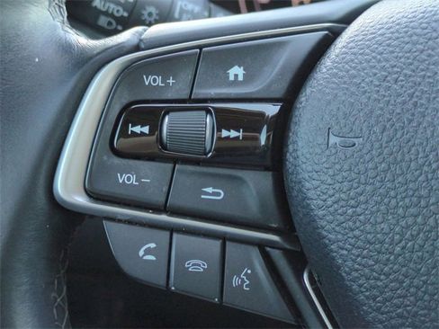 Used 2018 Honda Accord Touring image 25