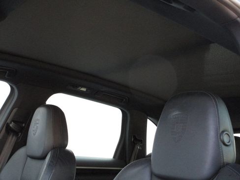 Used 2014 Porsche Cayenne Diesel Platinum Edition image 24