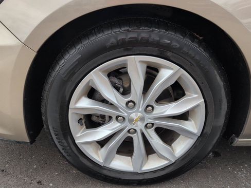 Used 2024 Chevrolet Malibu LT FWD image 11