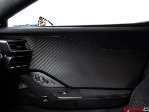 Used 2022 Ford GT RWD image 32