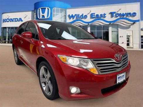 Used 2012 Toyota Venza XLE image 2