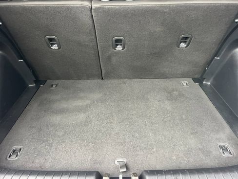 Certified 2022 Hyundai Venue SE image 16