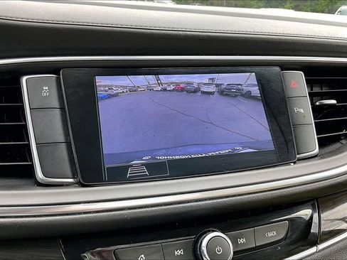 Used 2020 Buick Enclave Essence FWD image 21