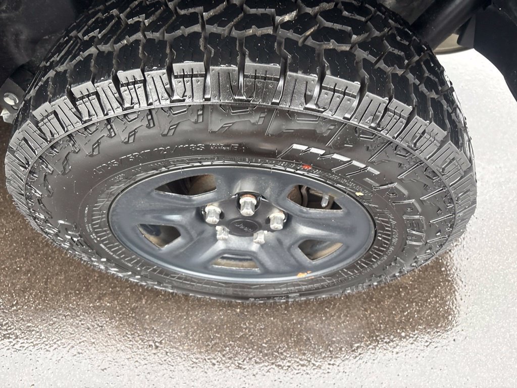 Used 2022 Jeep Wrangler Unlimited Sport AWD/4WD image 14