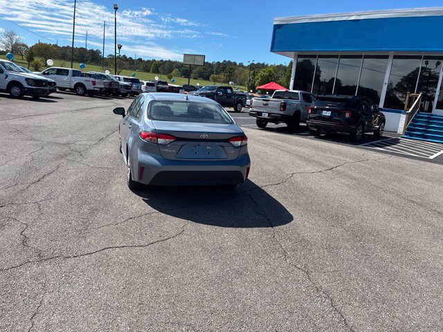 Used 2025 Toyota Corolla LE FWD image 31