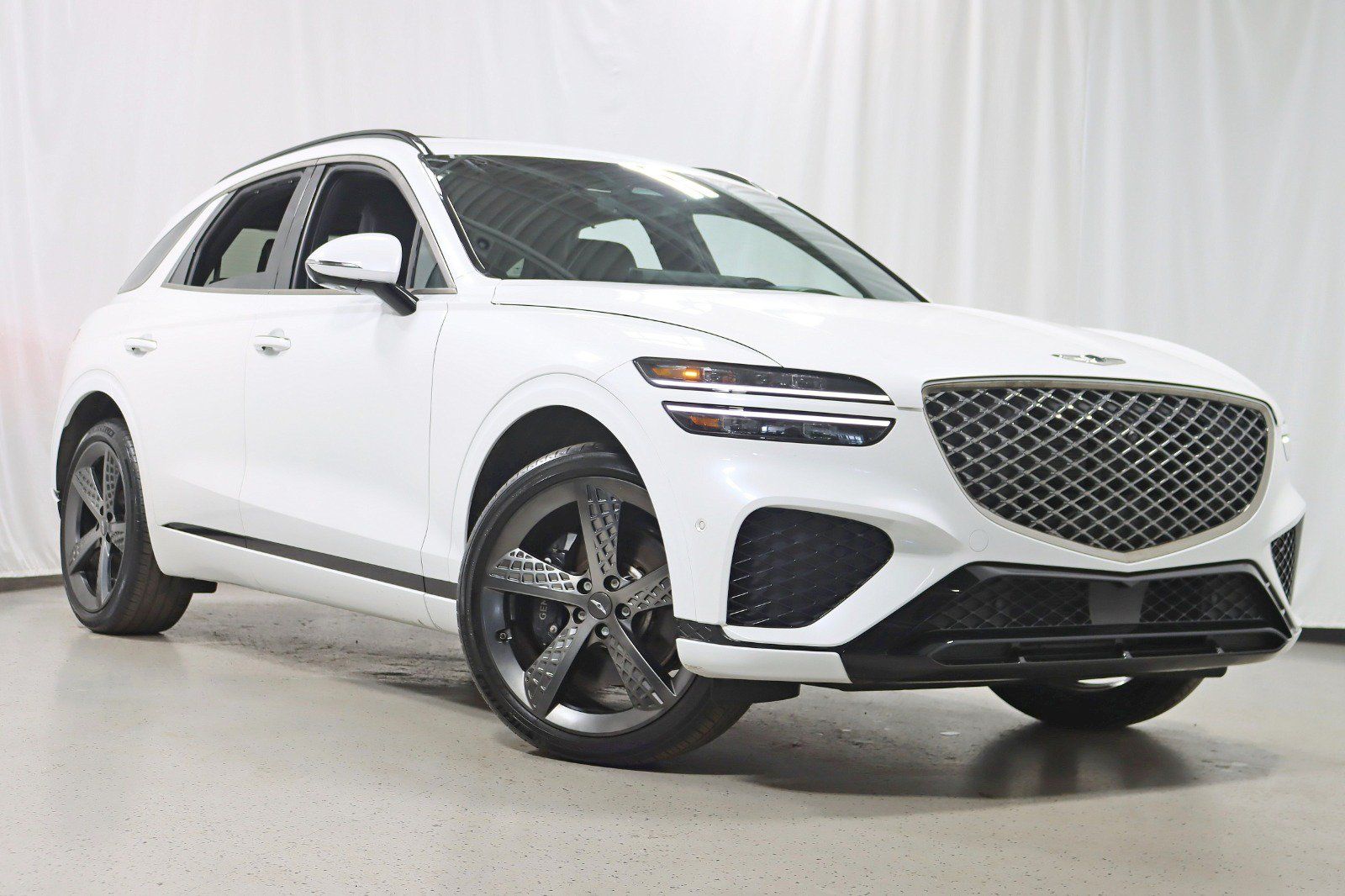 Used 2023 Genesis GV70 3.5T Sport w/ Sport Prestige Package AWD/4WD image 7