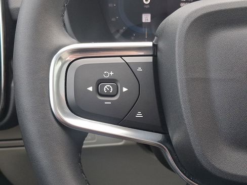 Certified 2023 Volvo XC40 B5 Plus w/ Driver Assist Package image 23