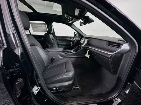 New 2026 Jeep Grand Cherokee Limited image 23