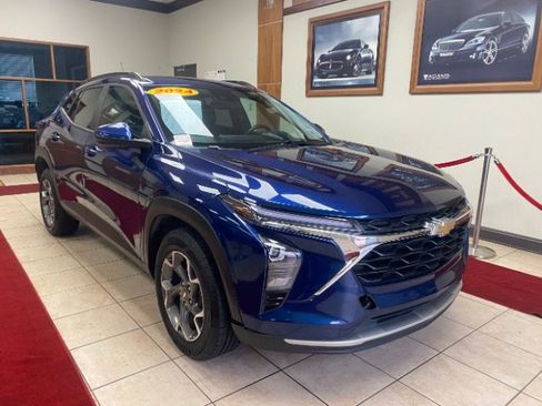 Used 2024 Chevrolet Trax LT w/ Driver Confidence Package image 10